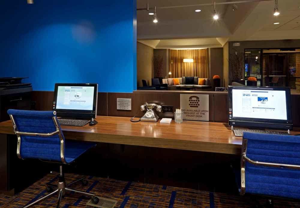 Courtyard Indianapolis At The Capitol Hotel ภายนอก รูปภาพ