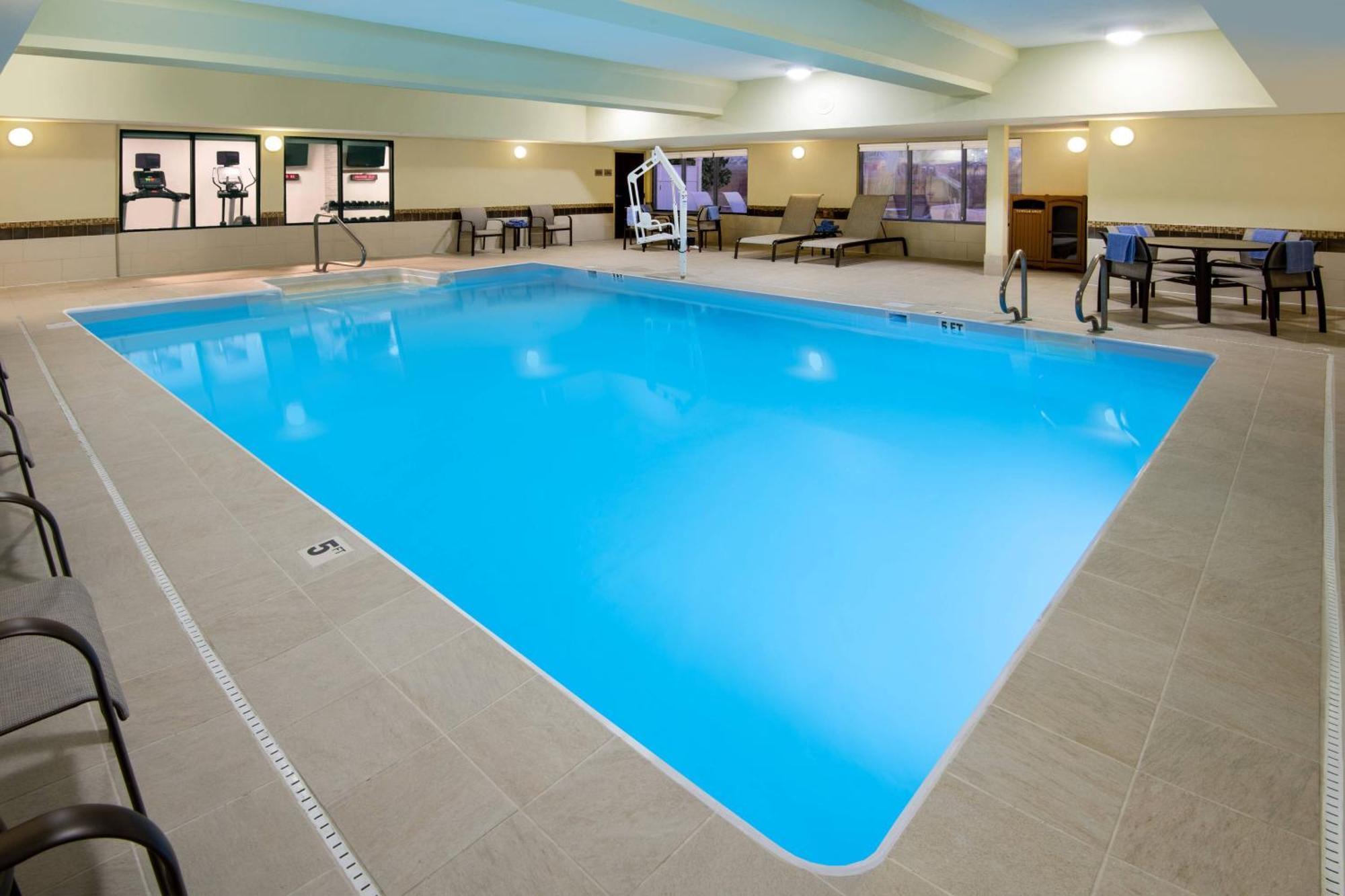 Courtyard Indianapolis At The Capitol Hotel ภายนอก รูปภาพ