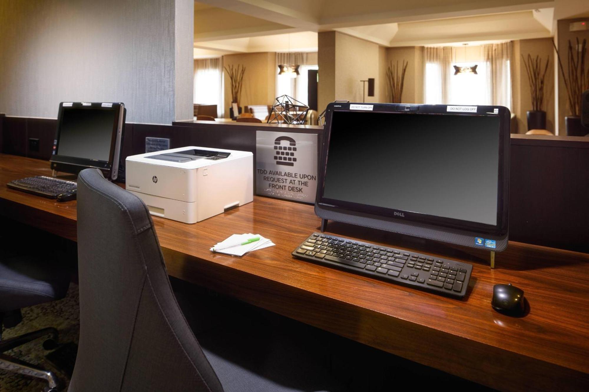 Courtyard Indianapolis At The Capitol Hotel ภายนอก รูปภาพ