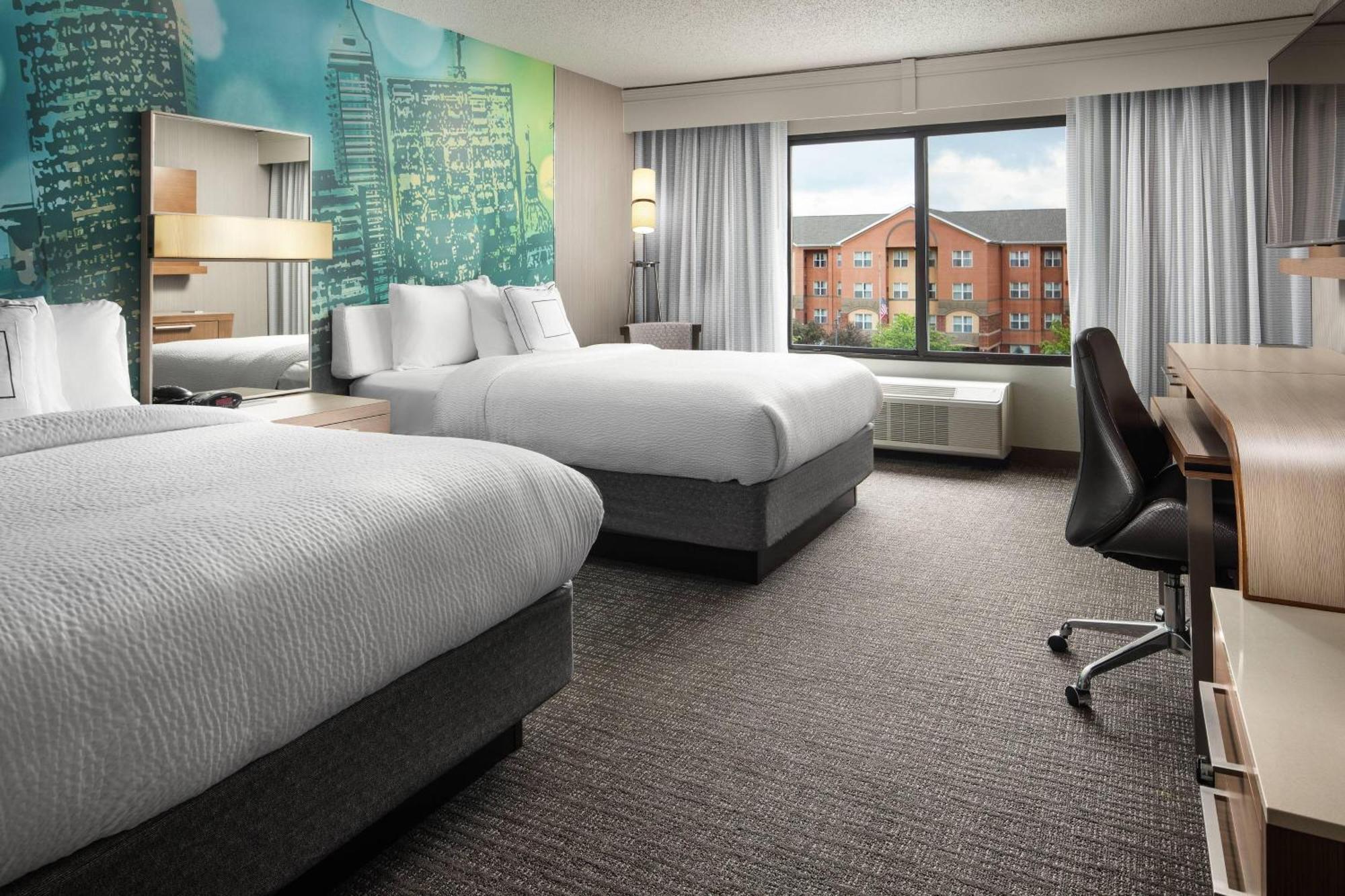 Courtyard Indianapolis At The Capitol Hotel ภายนอก รูปภาพ