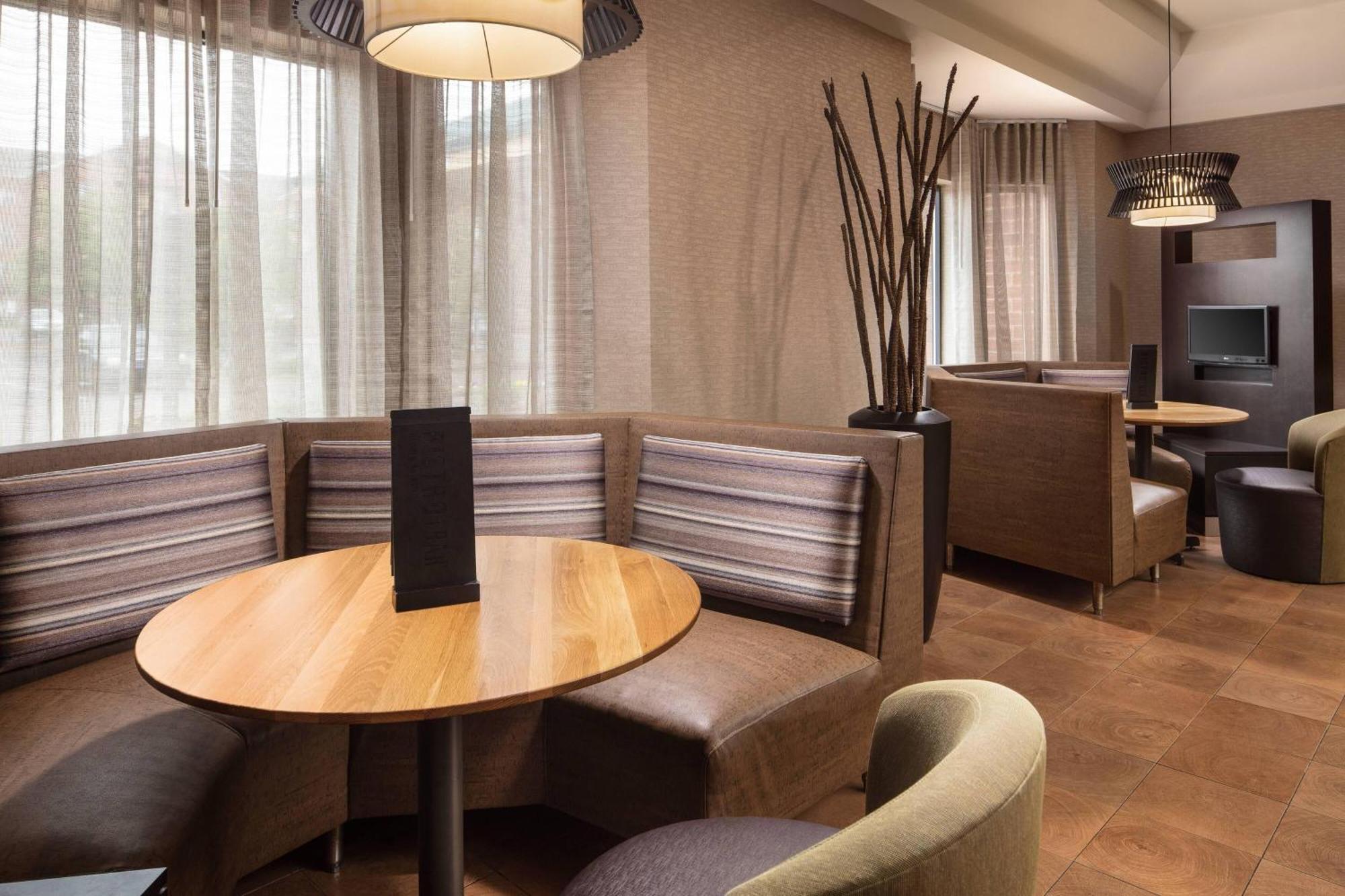 Courtyard Indianapolis At The Capitol Hotel ภายนอก รูปภาพ