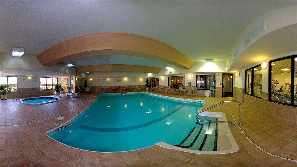 Courtyard Indianapolis At The Capitol Hotel ภายนอก รูปภาพ