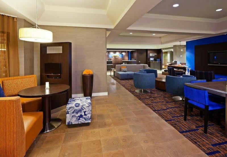 Courtyard Indianapolis At The Capitol Hotel ภายนอก รูปภาพ